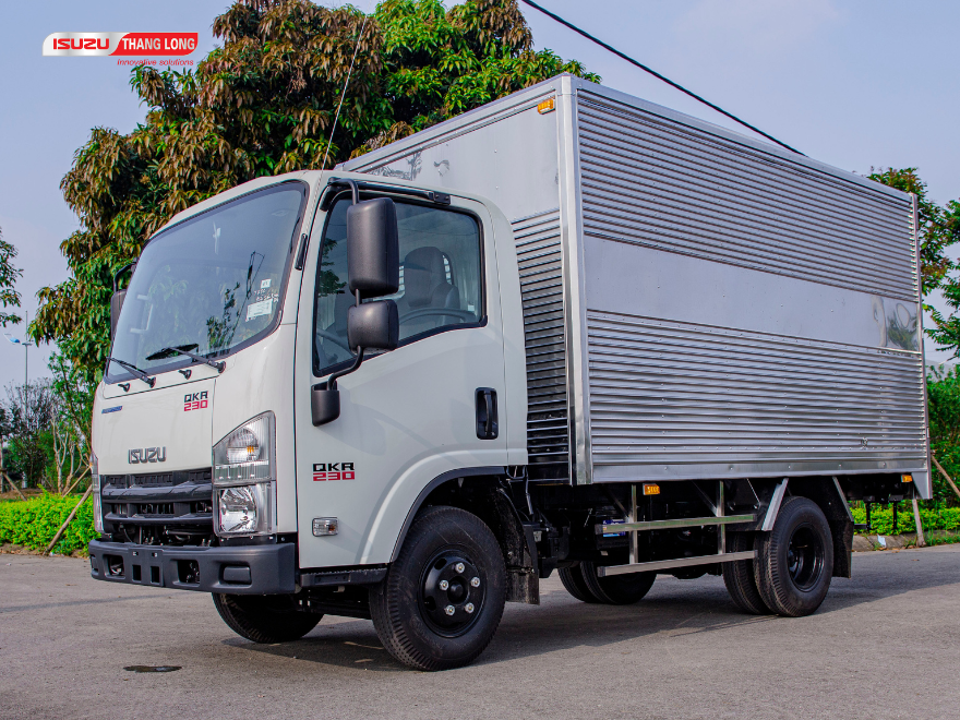 Xe Tải ISUZU 2.3 Tấn Thùng Kín QKR230