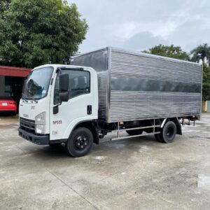 Xe Tải Isuzu QKR270 Thùng Kín 2,7 Tấn