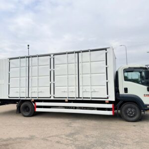 Xe tải ISUZU 6.5 tấn thùng kín mở 4 cánh hông