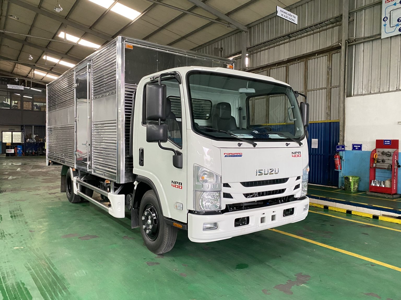 Xe tải ISUZU 3.5 tấn thùng kín – NPR85KE5