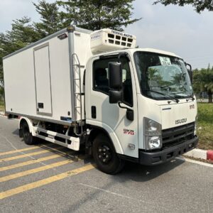 Xe tải ISUZU 2.5 tấn đông lạnh QKR270