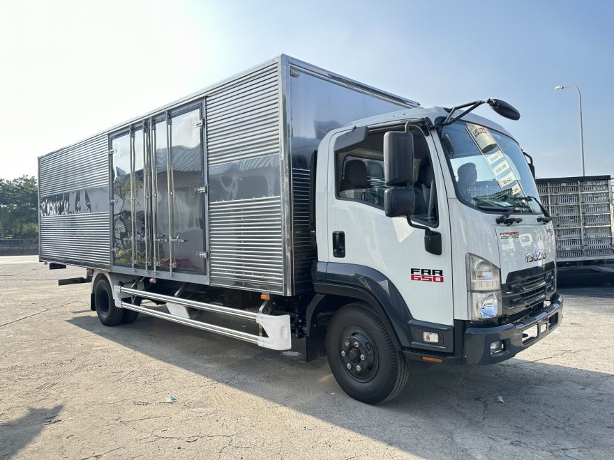 Xe tải ISUZU 6 tấn Thùng Kín 7m5 – FRR650 Euro 5